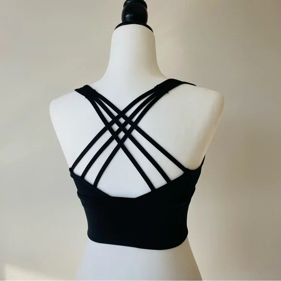 Structured Sports Bra - Picture 4 of 9